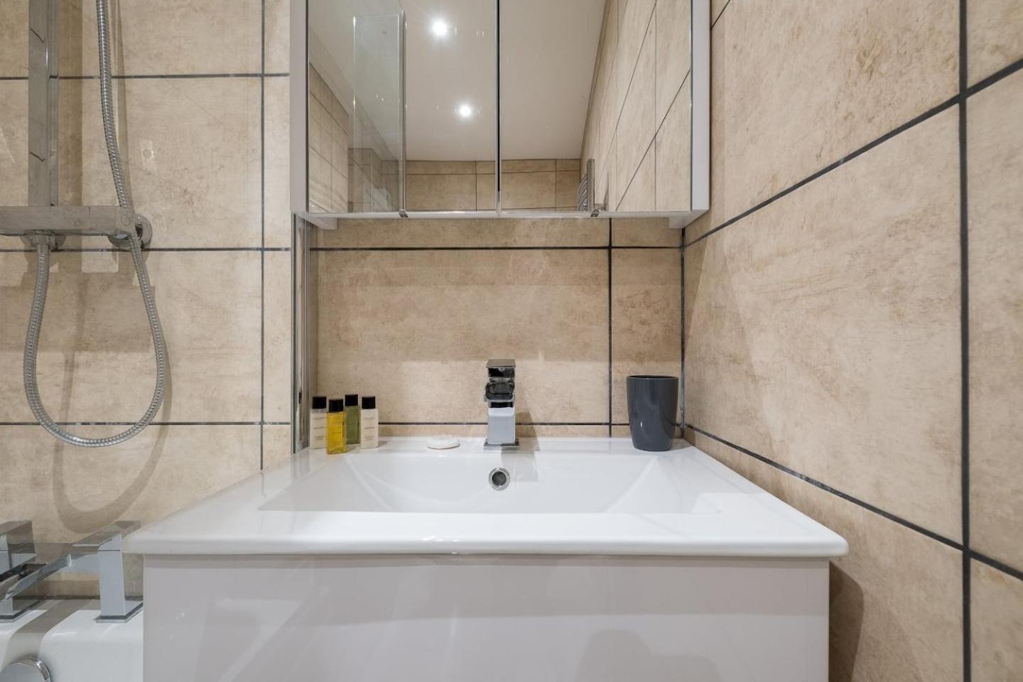 Flat 4 Spectacular 2 Bed In The Famous Lanes * Hove